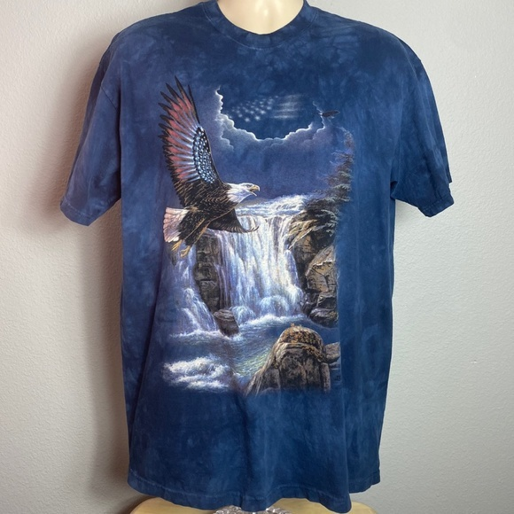 The Mountain Soaring Eagle Waterfall Graphic T-shirt‎